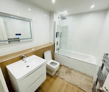 Luxurious En Suite Room in Exclusive Cumberland Mills Square – Avai... - Photo 4