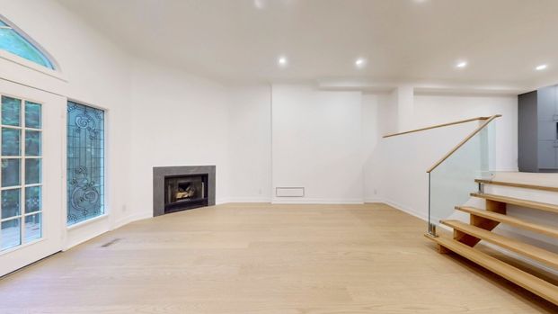 For Lease - 110 ROSLIN Avenue, Toronto, Ontario - Photo 1