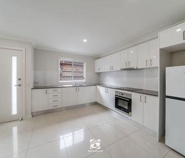 Oversized TWO bedroom Granny flat in ideal location - Photo 4