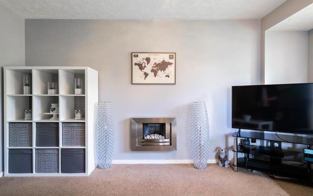 2 bedroom end of terrace house to rent - Photo 1