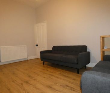 2 bed flat to rent in Warton Terrace, Heaton - Photo 4
