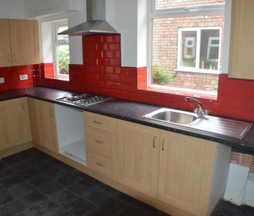 3 bedroom semi-detached house to rent - Photo 3