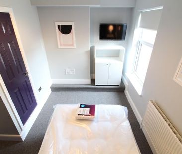 1 bedroom in a house share to rent - Photo 3