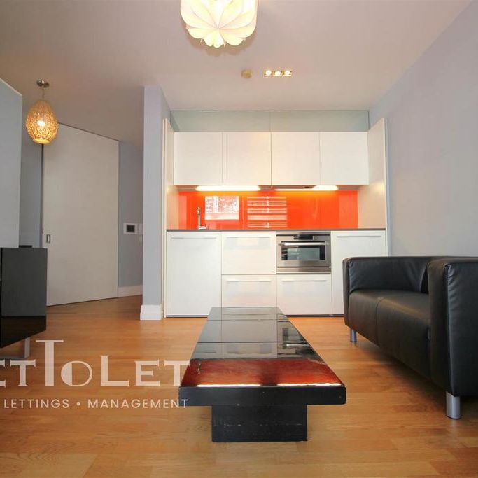 Studio to rent - Photo 1