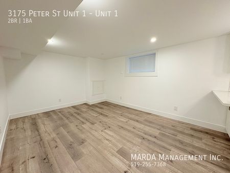 BEAUTIFULLY RENOVATED 2BEDROOM/1BATH + HYDRO AND GAS - Photo 4