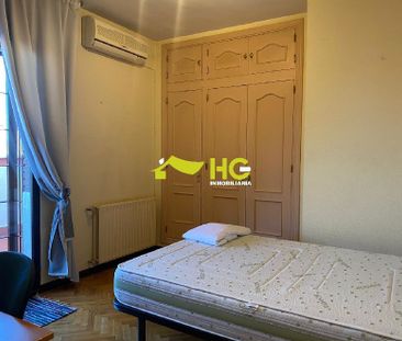 Piso de alquiler en Centro - Photo 1