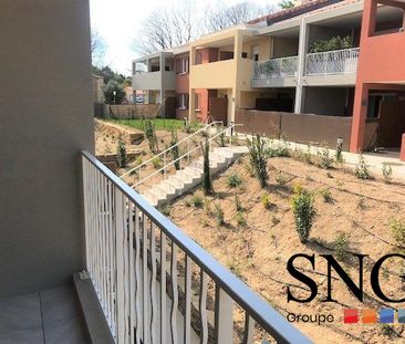 STUDIO AVEC TERRASSE ET PARKING - Photo 1