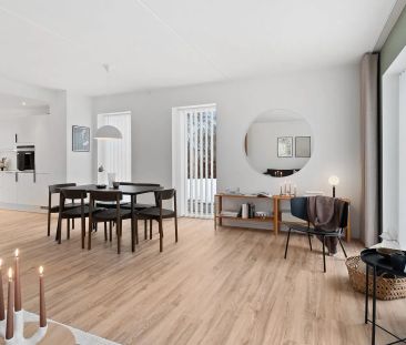 Moderne rækkehus med lys og funktionel indretning i Gistrup - Photo 4