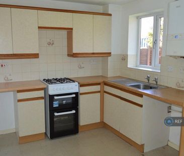 2 bedroom semi-detached house to rent - Photo 3