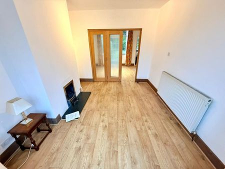 3 bedroom House To Let - Photo 2