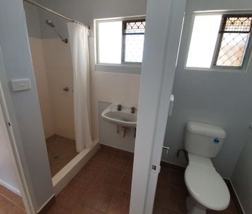 Neat 1 bedroom unit - Photo 4