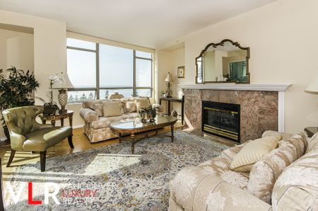 Condo in West Vancouver, BC - Photo 4