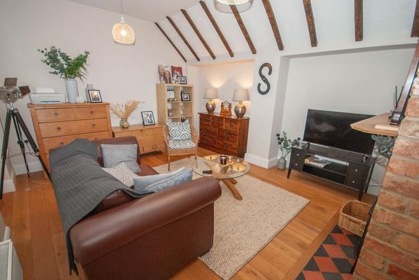 2 bedroom terraced house to rent - Photo 1