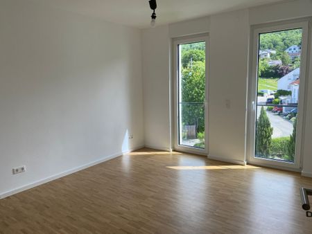 Mit Blick auf die Berge! 4-Zimmer-Etagenwohnung mit EBK und Südbalkon - Foto 2