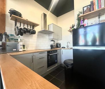 2 bedroom flat to rent - Photo 5