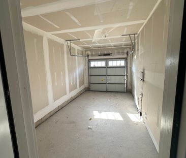 For Lease - 202 Port Crescent, Welland, Ontario - Photo 4