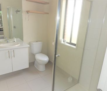 4 Bedroom Whitebox Rise Estate - Photo 4