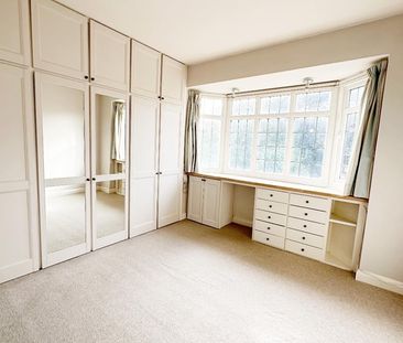 3 Bed Semi-Detached House, Robin Hood Way, SW15 - Photo 5
