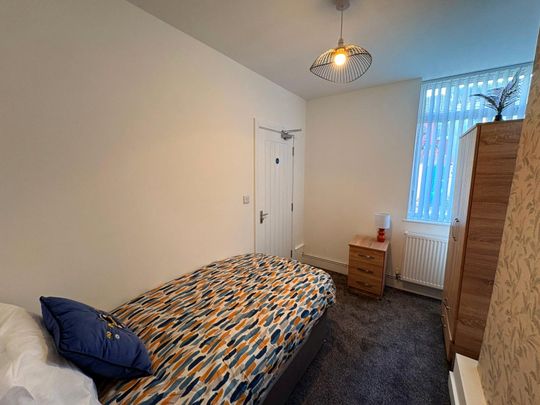 1 bedroom property to rent Hurst Street, Widnes, Cheshire, WA8 - Photo 1