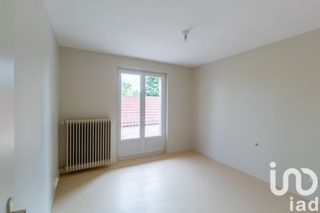 Appartement 4 pièces de 80 m² à Lorris (45260) - Photo 4