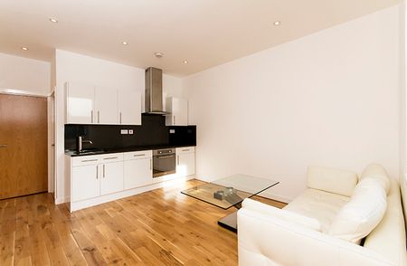 2 Bed Flat, Loftus Road, W12 - Photo 2