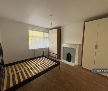 2 bedroom maisonette to rent - Photo 5