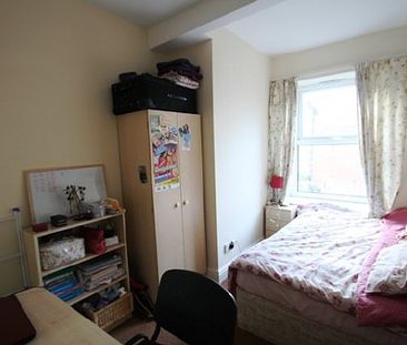4 Bed - Outstanding 4 Bed Property, Crookes - Photo 4