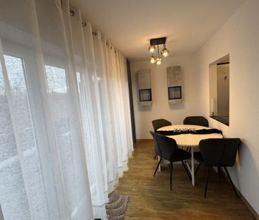 WBS erforderlich! Schicke Dachgeschosswohnung mit sonnigen Aussichten - Photo 1