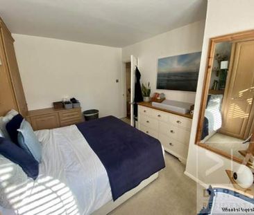 2 bedroom property to rent in Epsom - Photo 4