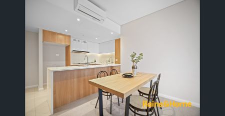 Luxurious Modern 2 Bedroom Apartment with 23rd Floor Picturesque Water Views - Photo 5