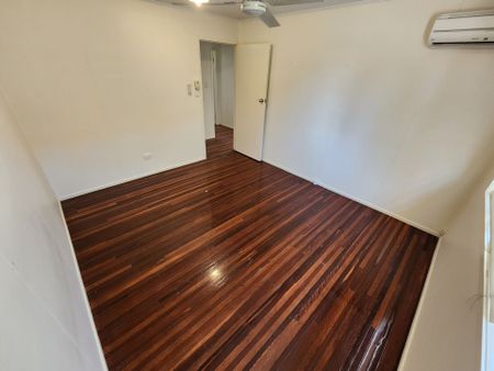 Lovely 3 Bedroom Low Set Home - Photo 4