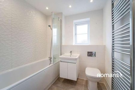 Brunswick Road, Deepcut, Camberley, Surrey, GU16 - Photo 2