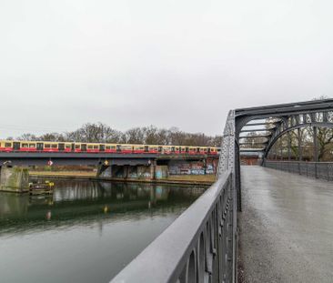 Top-Floor Studio with Balcony & River View - Photo 4