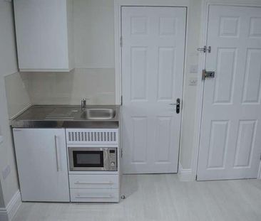 New North Road Ilford, IG6 - Photo 5