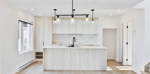 3 CH - 2 SDB - Sainte-Agathe-des-Monts - $2,175 /mo - Photo 2