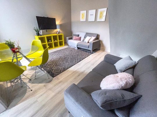 4 bedroom terraced house to rent - Photo 1