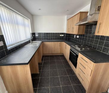 3 bedroom terraced house to rent - Photo 2