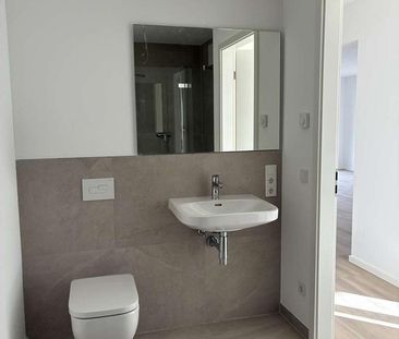 Moderne 3-Zimmerwohnung mit Einbauküche, Stellplatz und Balkon - Photo 6