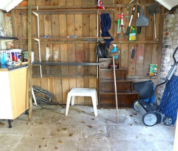 2 bedroom semi-detached house to rent - Photo 5