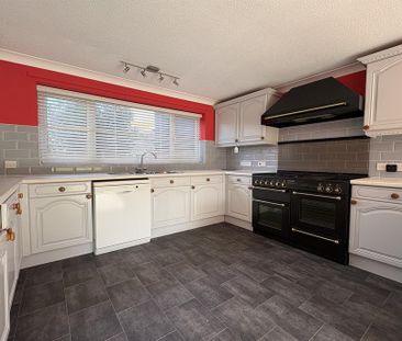 4 bedroom detached house to rent - Photo 6