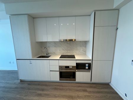 For Lease - 8 Interchange Way Unit# 5703, Vaughan, Ontario - Photo 2