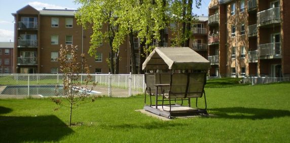 4 1/2 1er décembre, 3e étage, ascenseur piscine quiétude - Photo 2