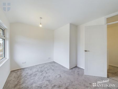 3 bedroom end of terrace house to rent - Photo 4