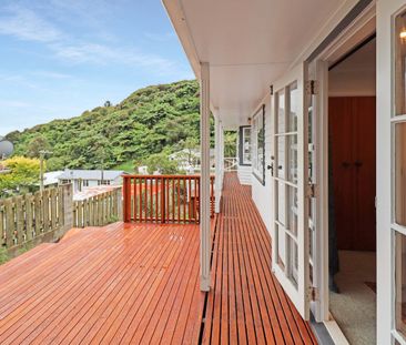 Stunning Views in Naenae - Photo 6