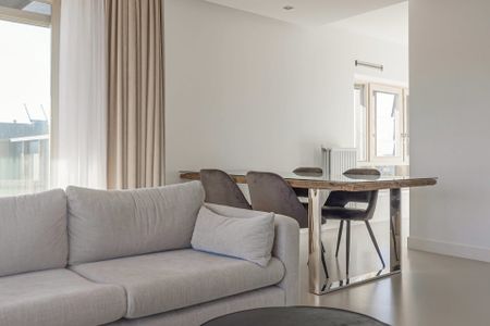 Carolina Macgillavrylaan | Two bedrooms | Parking - Photo 3