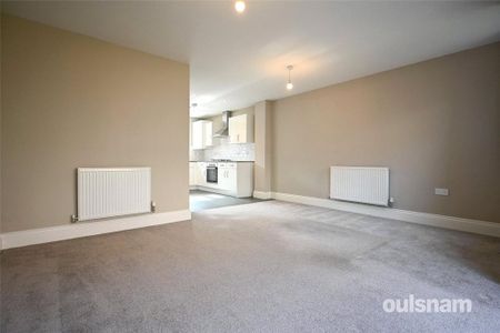 3 bedroom semi-detached house to rent - Photo 2