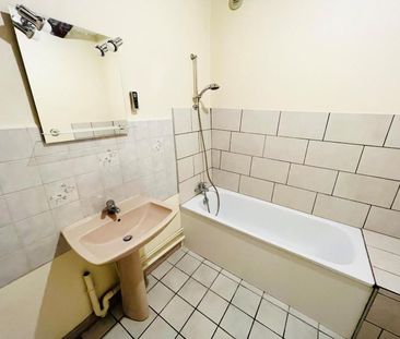Location Appartement 3 pièces 83m² MACON 71000 - Photo 3