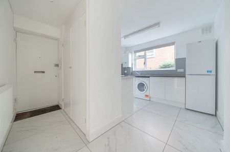 Flat to rent - Hadlow Road, Sidcup, DA14 - Photo 3