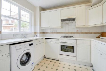 3 bedroom end of terrace house to rent - Photo 4