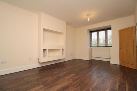 6 bedroom detached house to rent - Photo 2